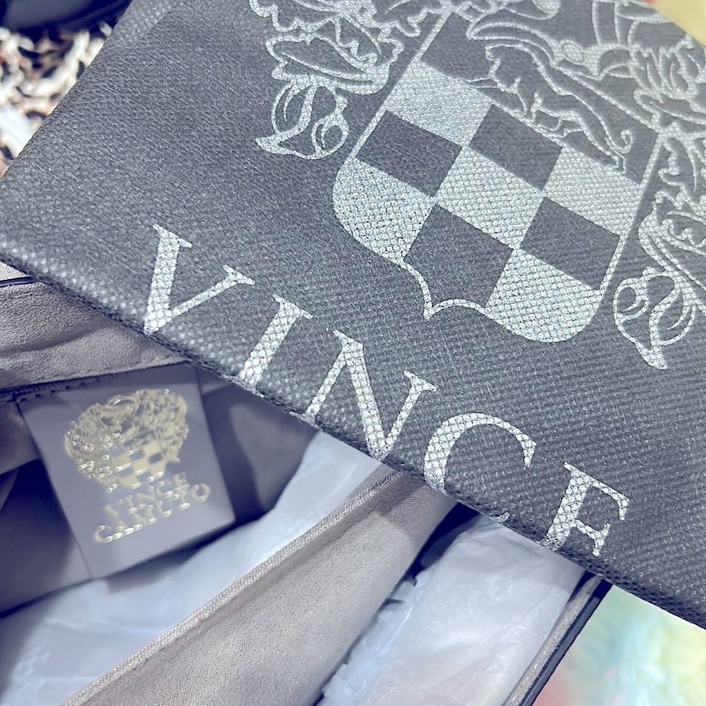 NWT 5 pieces Vince Camuto Crossbody ,Heels , Dress  Swimsuit, Sunglasses. Bundle - Picture 9 of 17